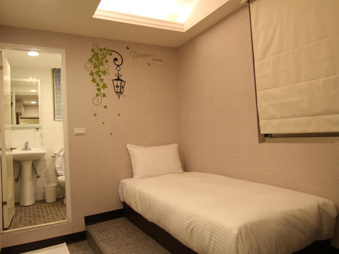 Holiday Fun Hostel Тайбей Екстер'єр фото